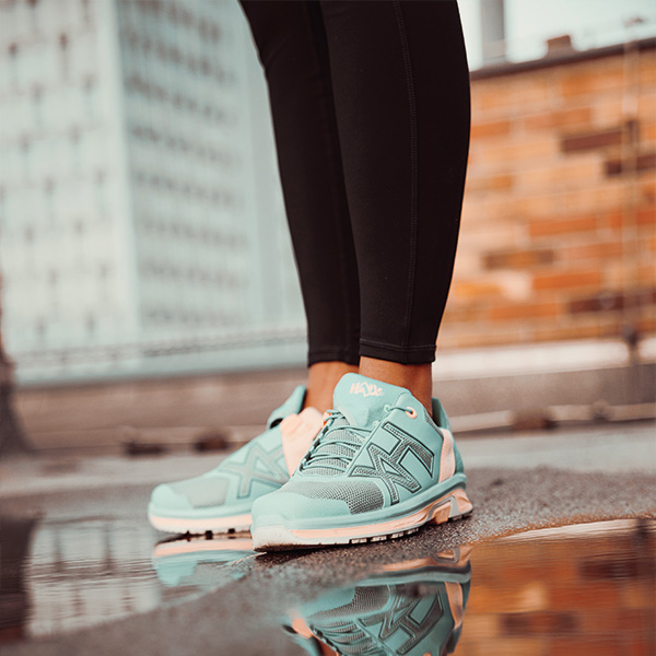 CONNEXIS_Go_GTX_Ws_low-mint-coral_Anwendung_2 HAIX Connexis Go GTX low Blau-Orange